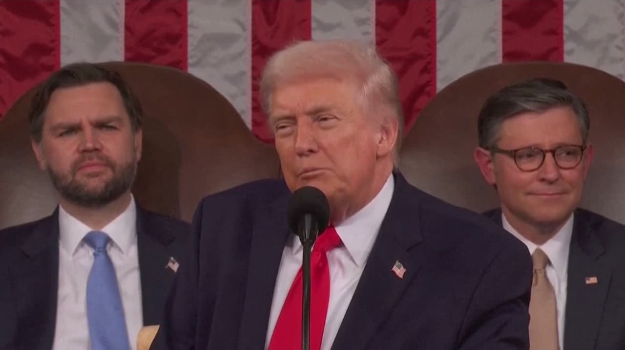 Trump alabó política arancelaria y habló sobre el fallo "desafortunado" de la Corte Suprema