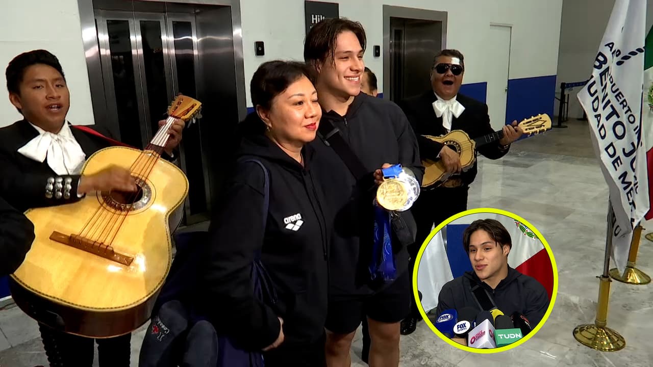 Osmar Olvera es sorprendido al son de mariachi tras pisar México 