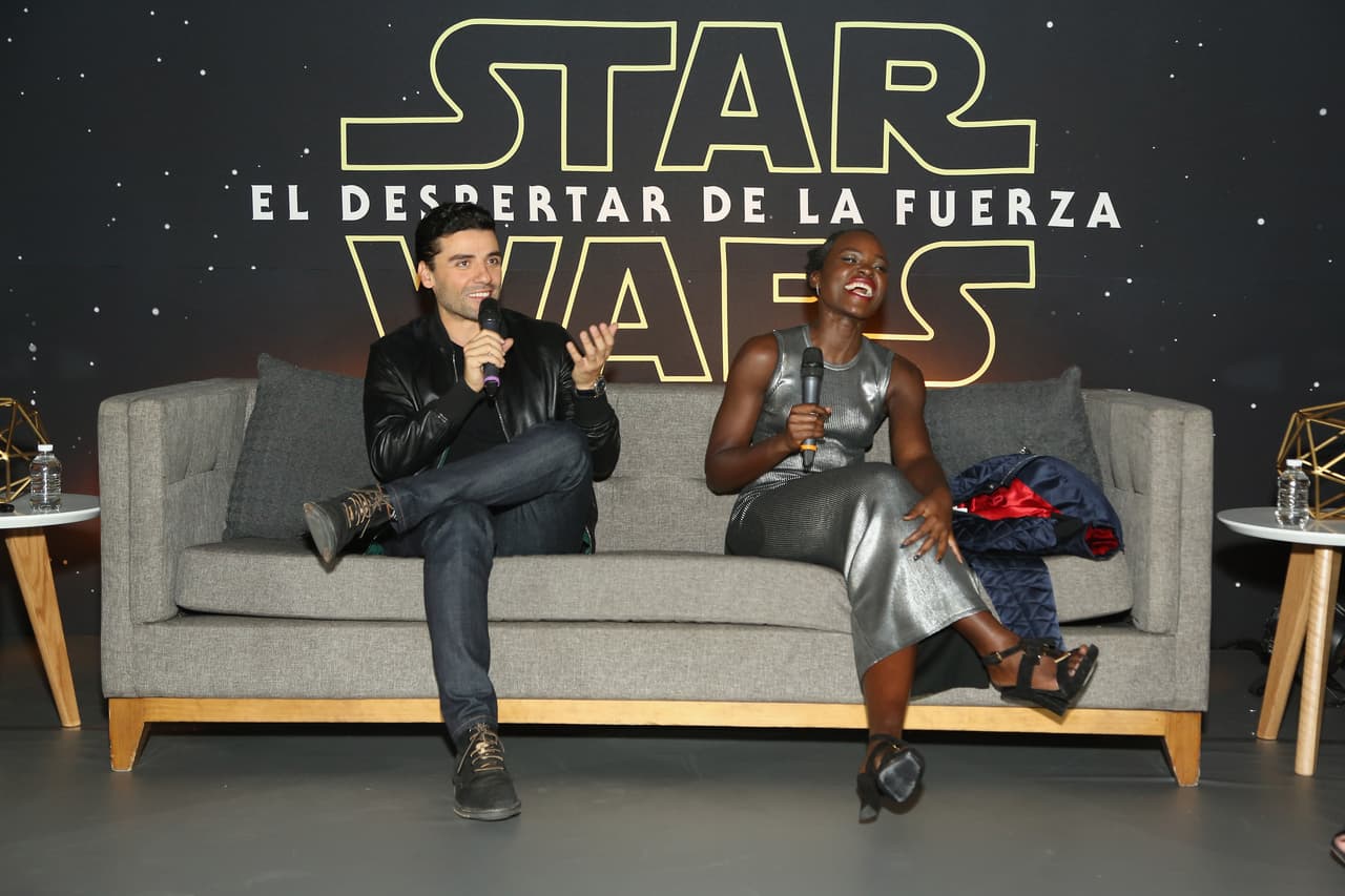 Lupita Nyong'o y Oscar Isaac se divirtieron con las preguntas en México