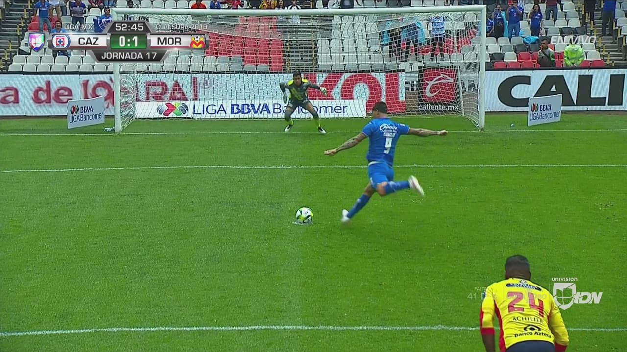 Polémico penal a favor de Cruz Azul y Caraglio igualó el juego