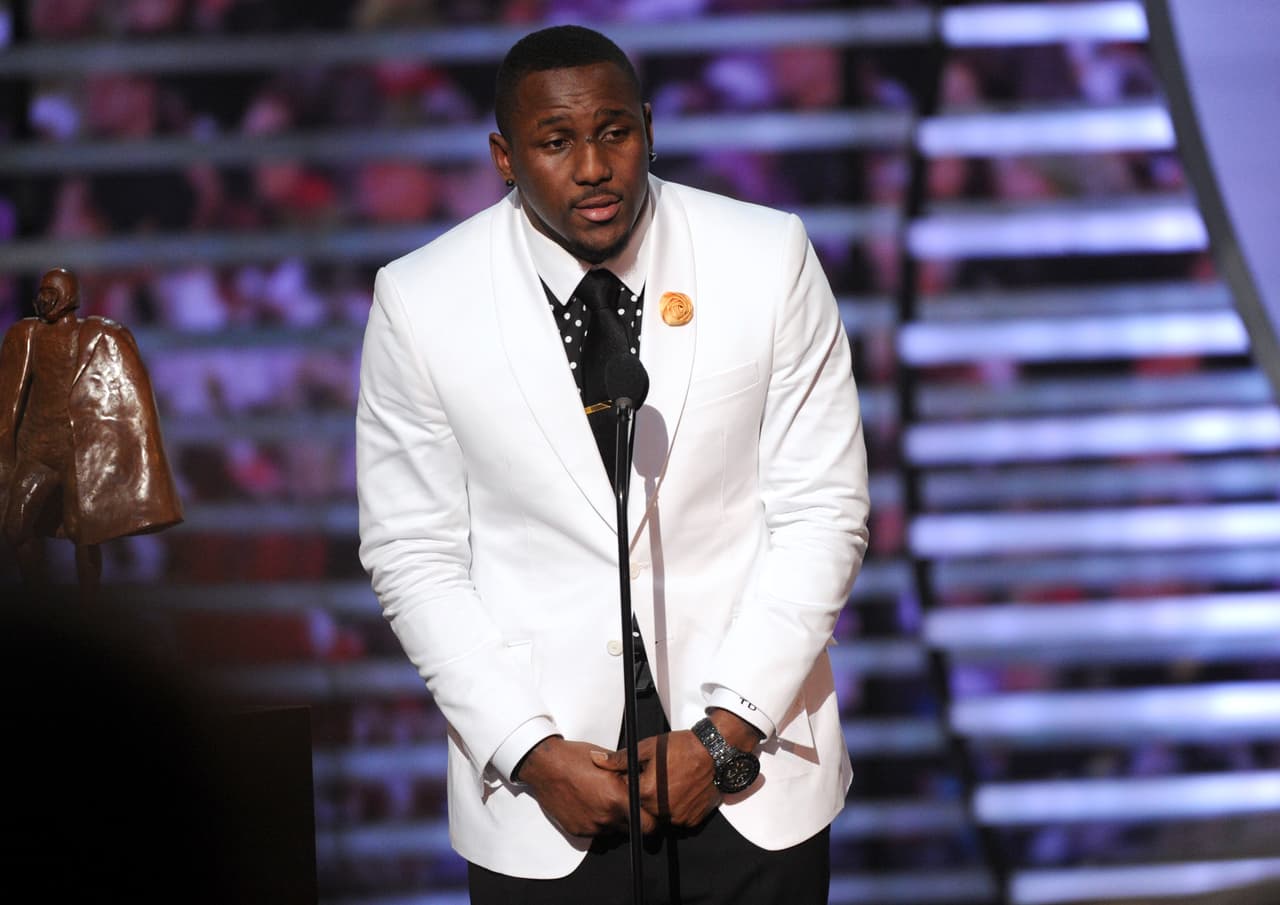 Thomas Davis y los Carolina Panthers firmaron extensión de contrato por dos años