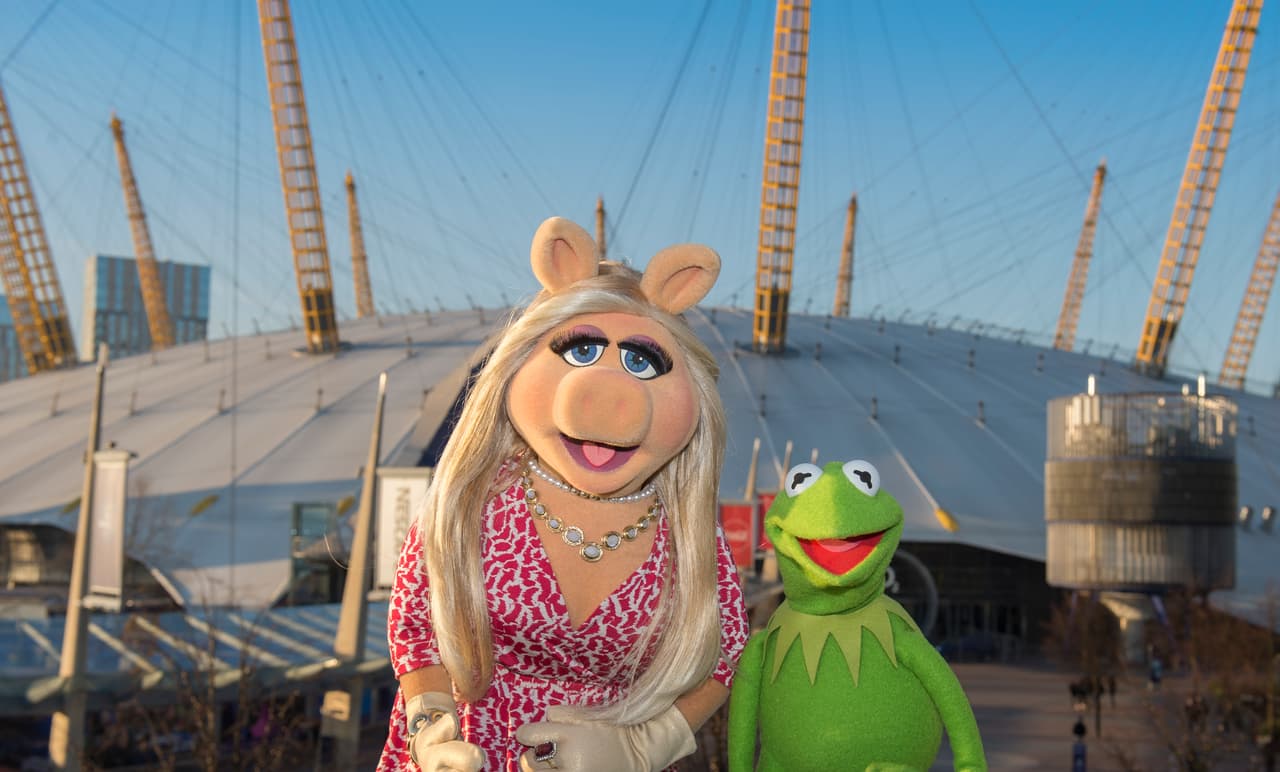 Finalmente, una de los rompimientos que dejó a muchos con el corazón partido, fue el de la Rana Rene y Peggy, personajes principales de la seríe de 'Los Muppets', quienes anunciaron el fin de su relación amorosa en el 2015.