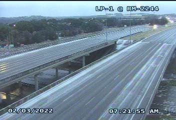 Existe un alto nivel de confianza de que la lluvia helada y las cantidades de aguanieve causarán impactos peligrosos en los viajes a través de Hill Country hasta el corredor I-35 desde New Braunfels hasta Georgetown, incluida el área metropolitana de Austin.