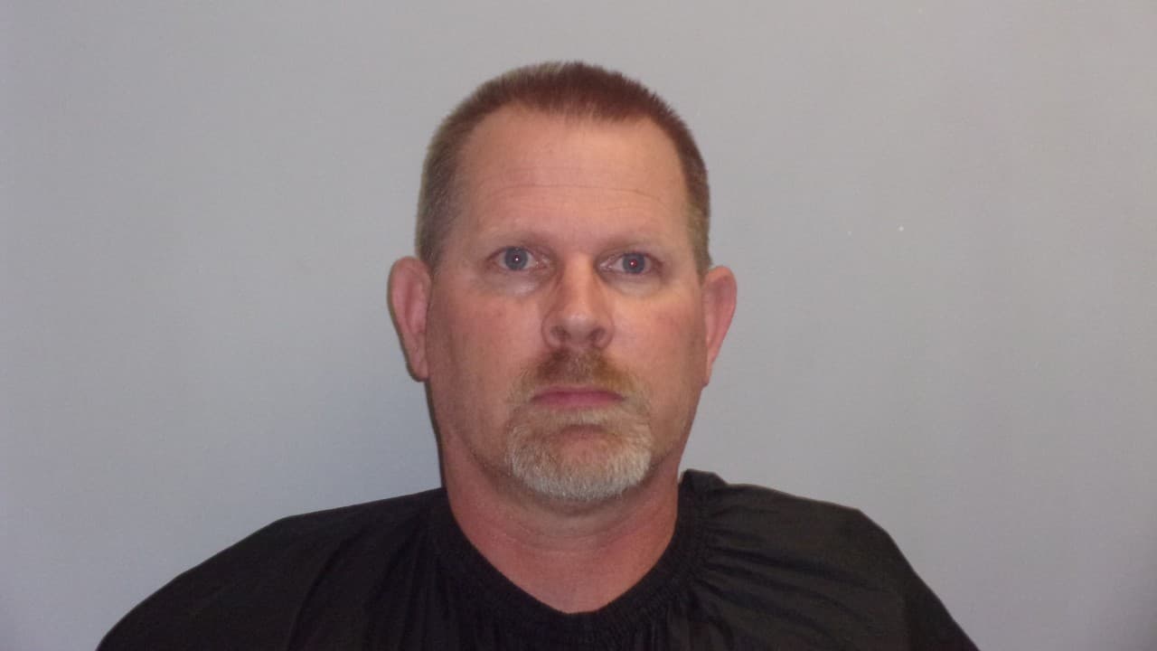 Arrestan a un agente de la Patrulla Fronteriza bajo cargos de abuso sexual de menores que estuvo cuatro horas atrincherado en una iglesia 