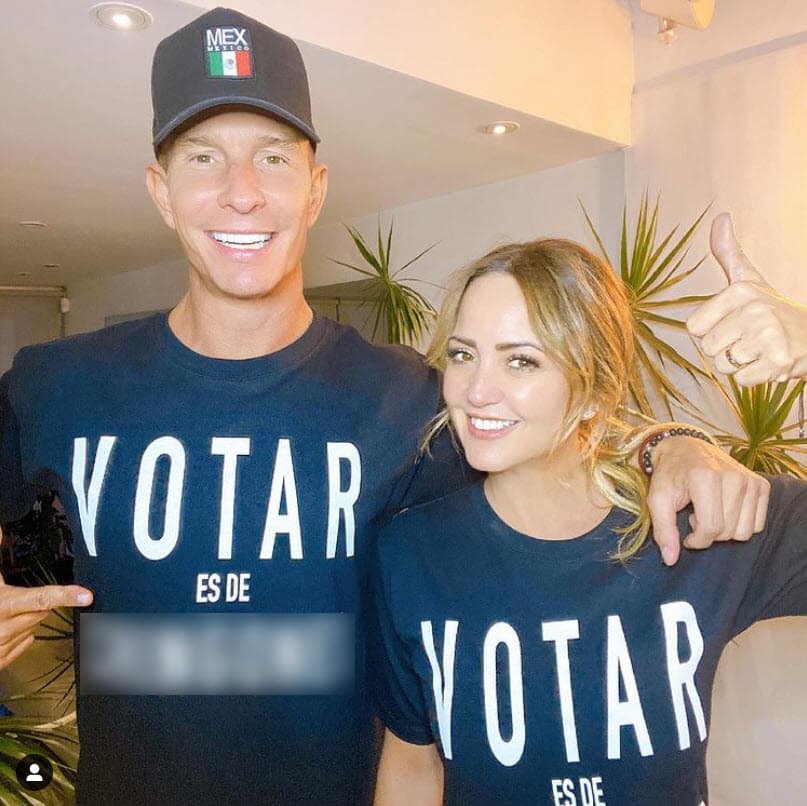 Por su parte, Legarreta dijo: "
<b>Erik fue mi único novio, el primero en mi vida, me casé virgen</b>", dijo entre risas y agregó ante la incredulidad de sus compañeros "Sí es cierto, fíjate".
<br>