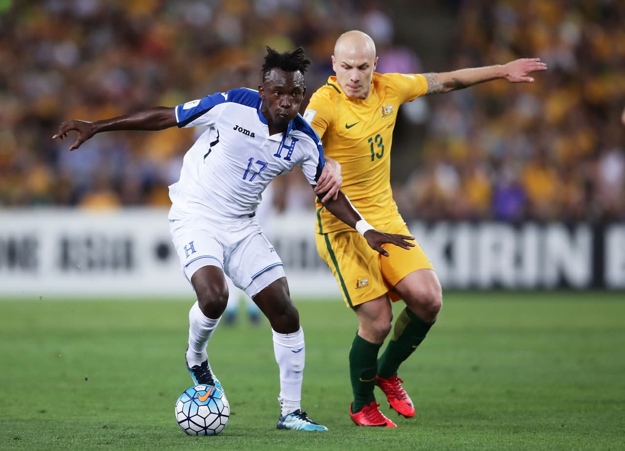 El juego estuvo muy disputado en la primera mitad, en la que Honduras no se acercó con peligro al arco de Australia.