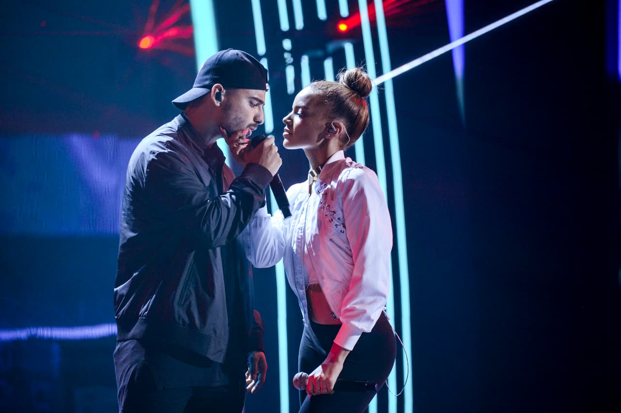 Así es, Leslie Grace ensayó con Maluma durante el último día de los preparativos.