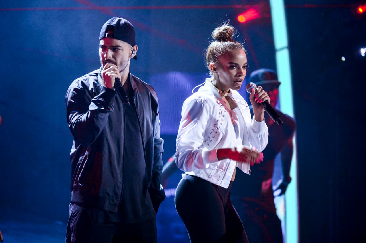 Estos cantantes estuvieron muy atentos. Este previo fue de lo mejor.