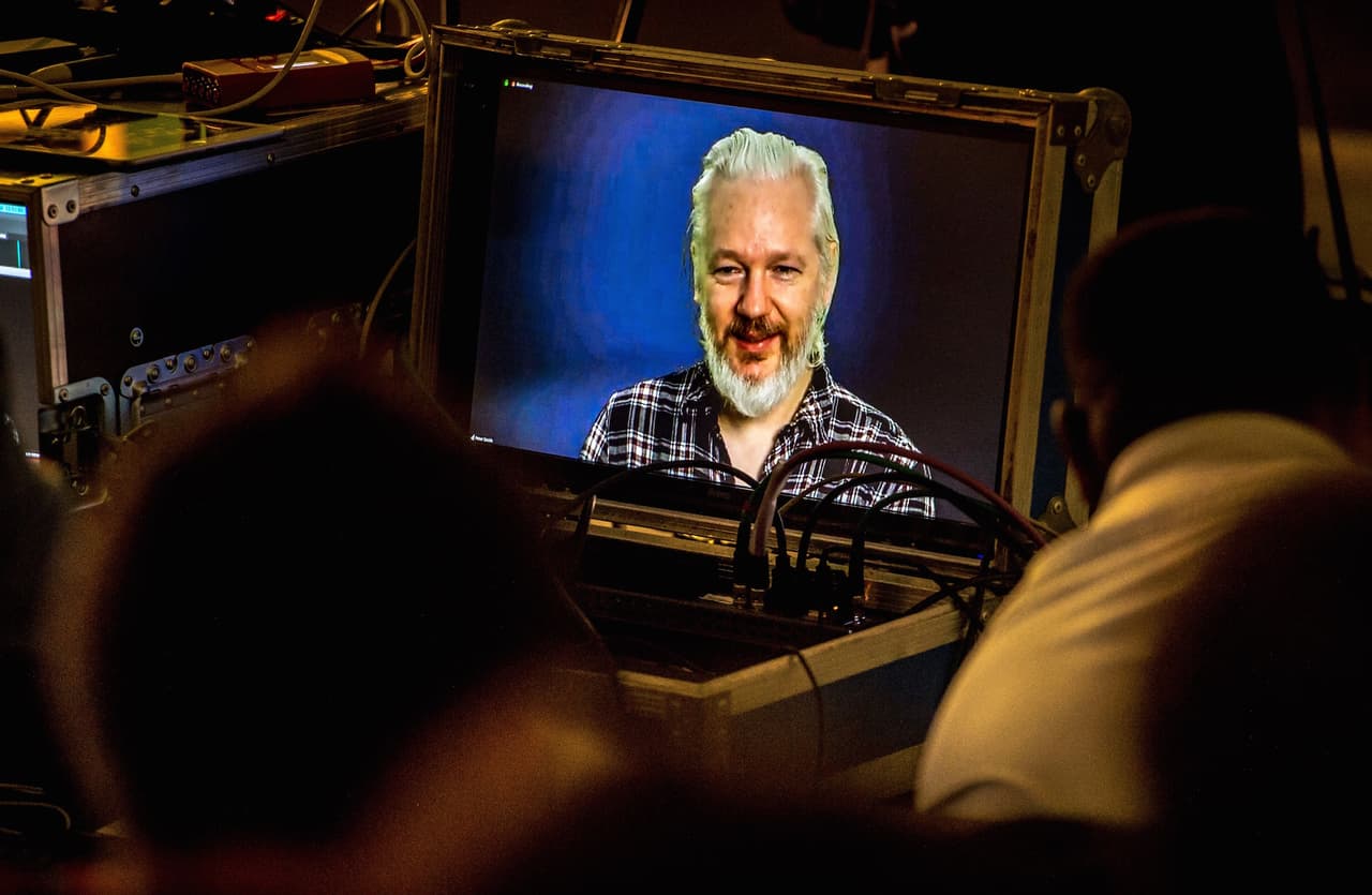Assange participará en videoconferencia con la universidad de Cambrige