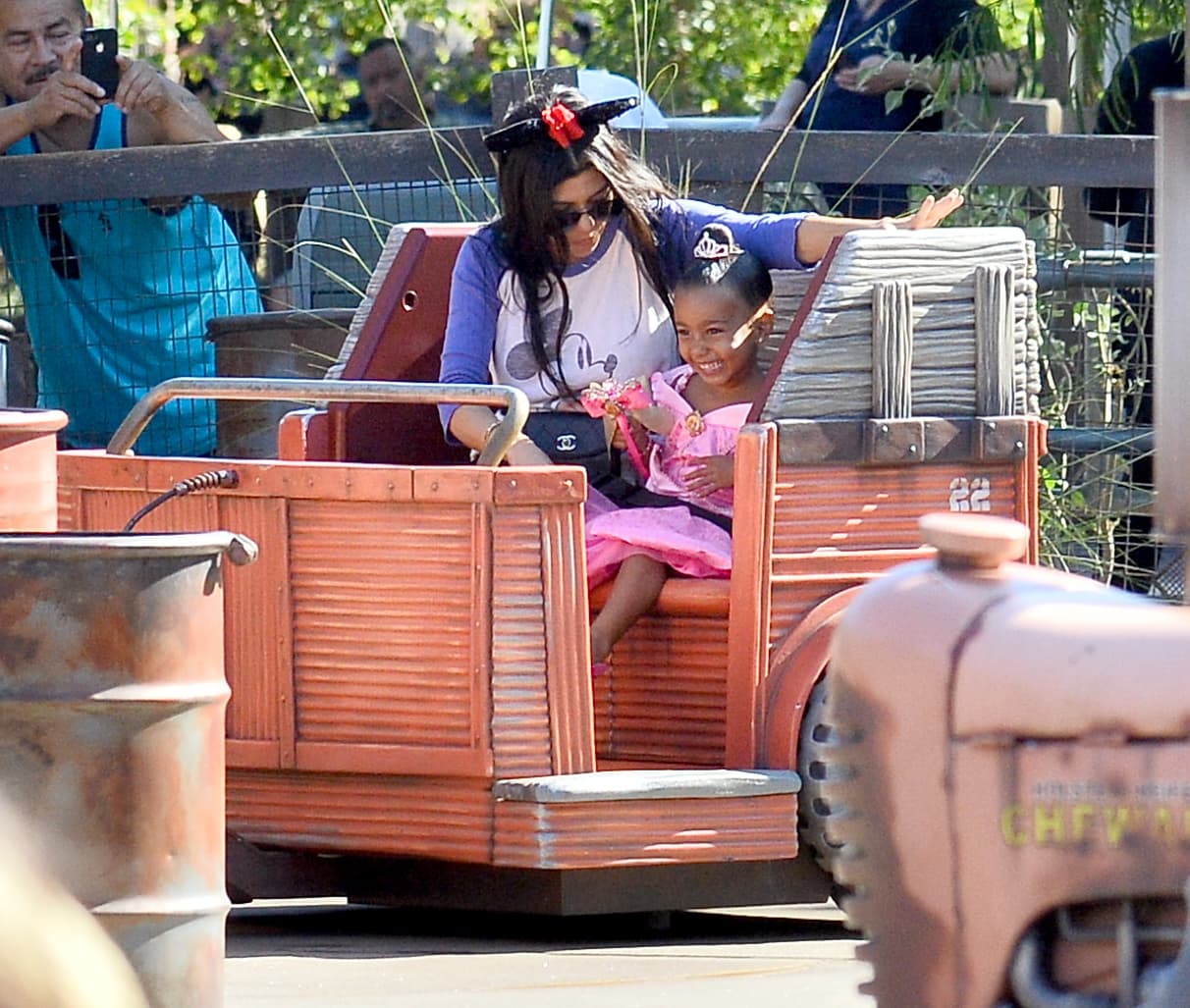 Cute! La sonrisa de Nori lo dice todo.