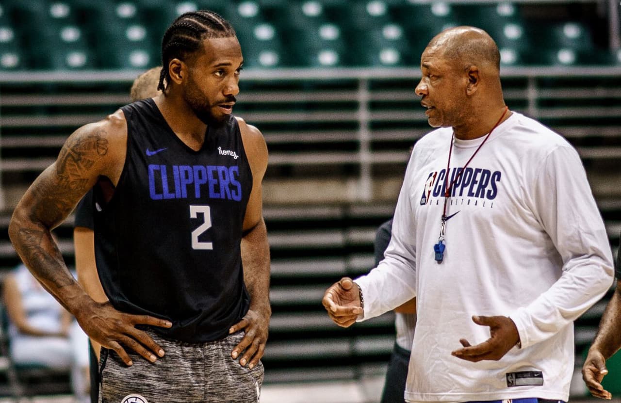 Kawhi Leonard ya practicó con los Clippers