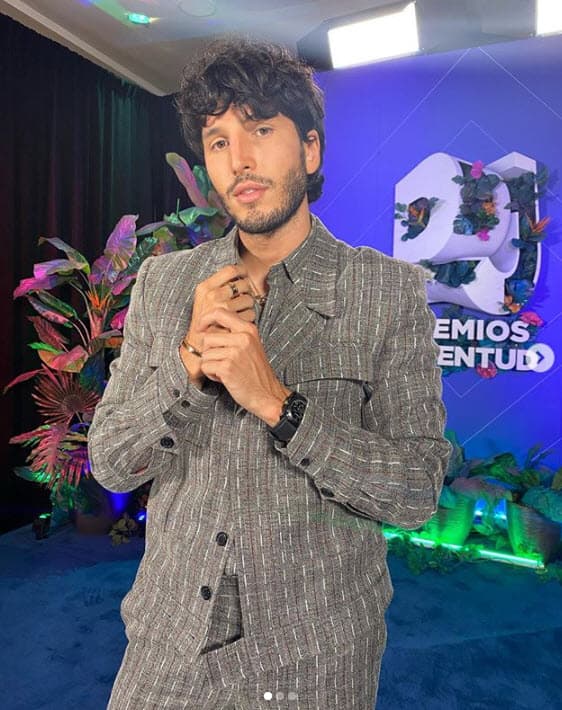 Al parecer, el cantante colombiano estaba preocupado por hacer un buen trabajo en su debut como 'host'.