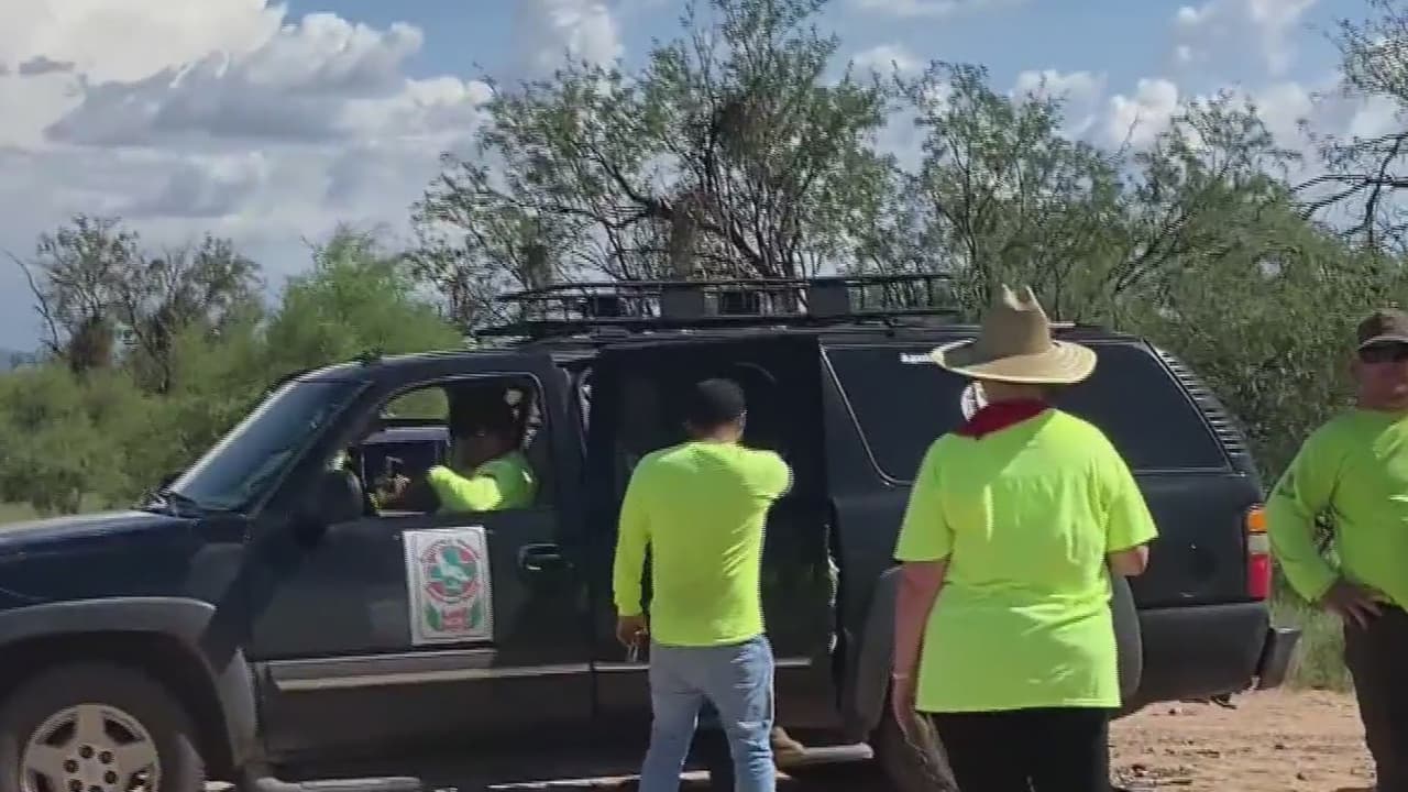 Esta y otras organizaciones continúan con la ardua labor de buscar a inmigrantes que han sido reportados como desaparecidos en su intento por cruzar el desierto y llaman a “pensarlo dos veces” antes de intentar esta travesía.