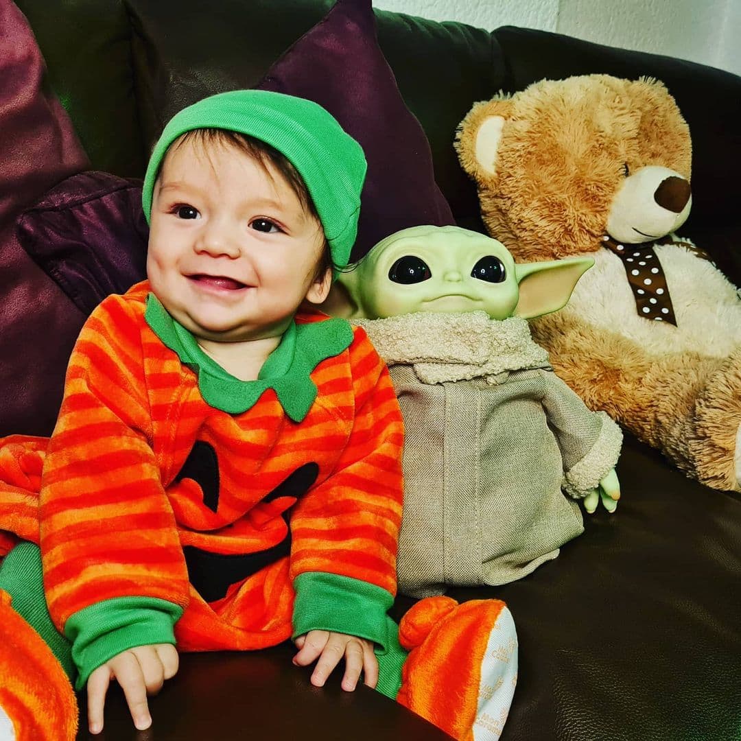 En noviembre de 2020, Sherlyn aprovechó las fiestas de ‘Halloween’ para disfrazar al nene de una enternecedora calabaza.