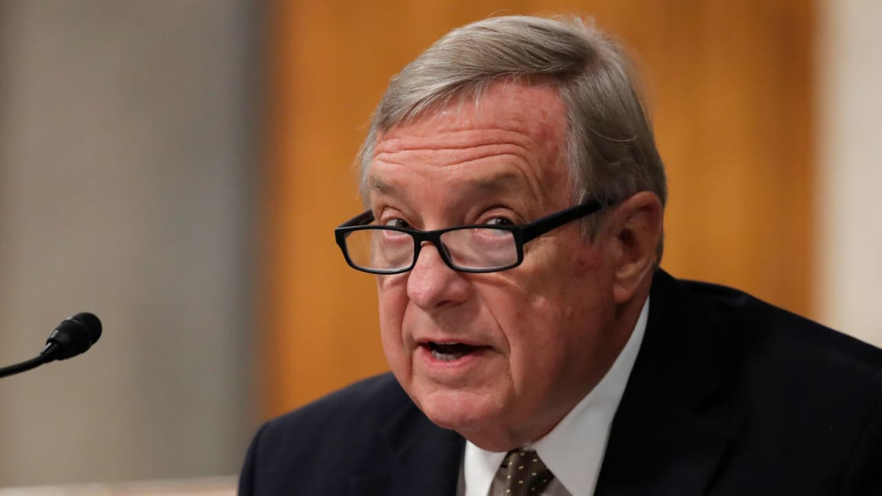 Senador Dick Durbin pide "financiación inmediata" para el servicio postal de Estados Unidos