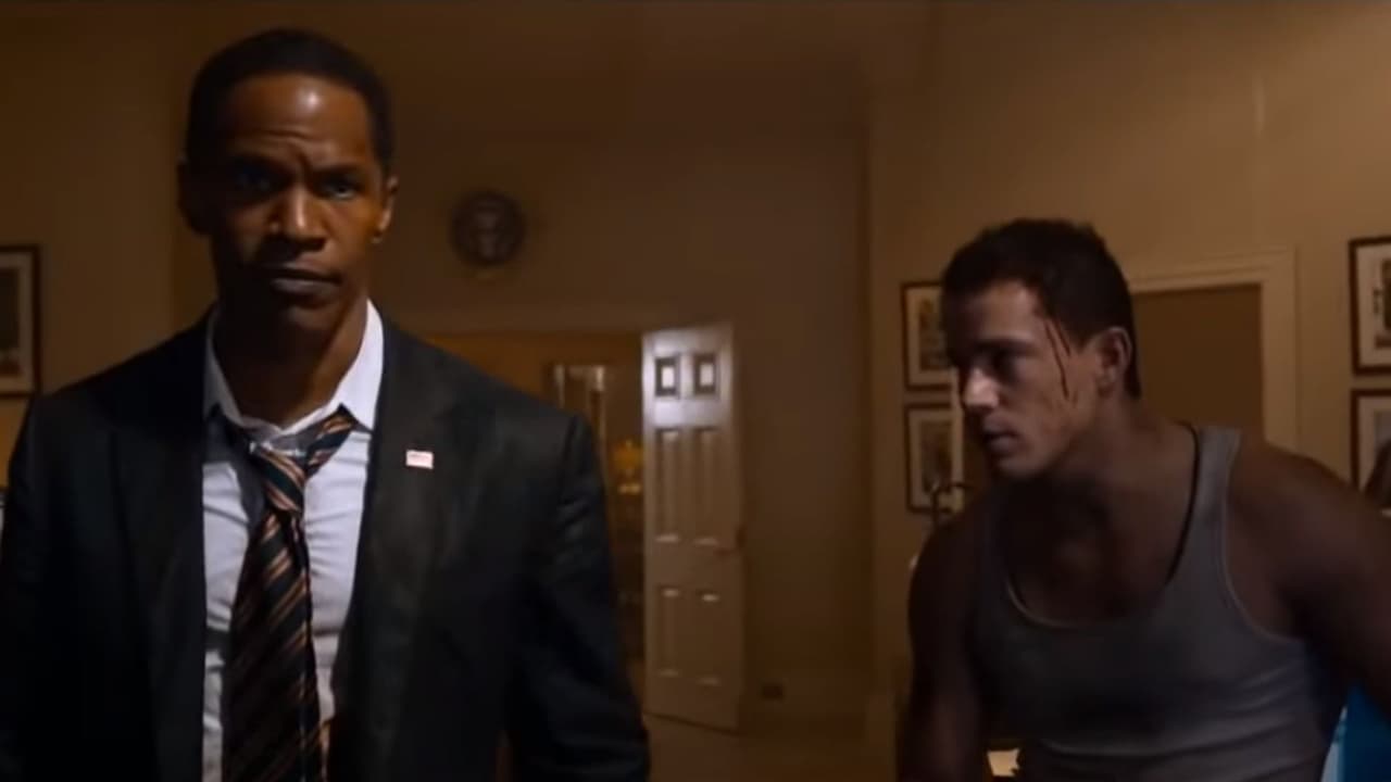 Por su parte ‘White House Down’, protagonizada por Channing Tatum y Jamie Foxx se estrenó tres meses después, en junio de 2013 y ganando 205 millones de dólares, pero a pesar de ser más taquillera no tuvo secuelas.