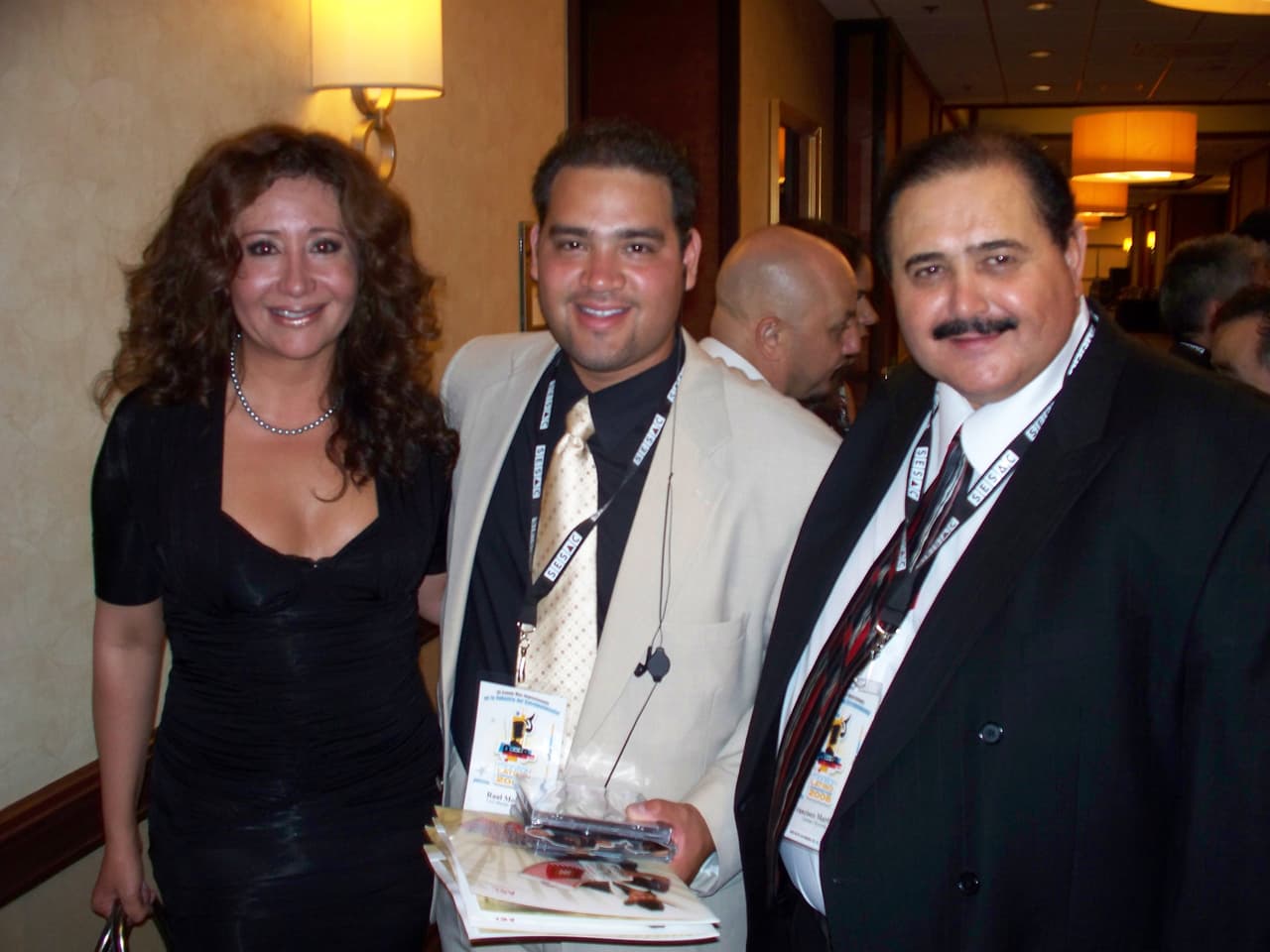 Disfrutando de una noche inolvidable con 
<a href="https://www.facebook.com/JessicaMaldonadoOficial/">Jessica Maldonado</a> y 
<a href="http://www.univision.com/shows/el-gordo-y-la-flaca/heraclio-garcia-de-los-huracanes-del-norte-se-sometio-a-una-operacion-para-bajar-de-peso-video">Heraclio García de Huracanes del Norte.</a>