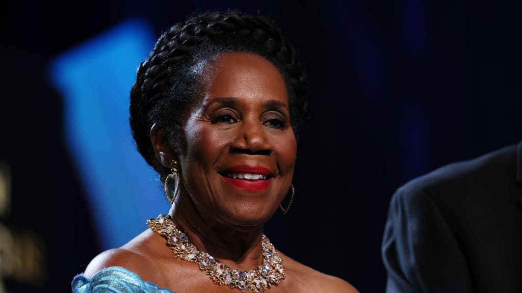 La congresista Sheila Jackson Lee participó hace poco como candidata demócrata a la alcaldía de Houston. La legisladora sirvió por varios años a nivel federal representando el área de Houston. 
<b>Lee aquí más información sobre<a target="_blank" href="https://www.univision.com/local/houston-kxln/sheila-jackson-lee-muere-representante-texas-houston?cache1"> la muerte de la demócrata Sheila Jackson Lee, representante por Texas y una importante figura política en EEUU</a></b>
<a target="_blank" href="https://www.univision.com/local/houston-kxln/sheila-jackson-lee-muere-representante-texas-houston?cache1">.</a>