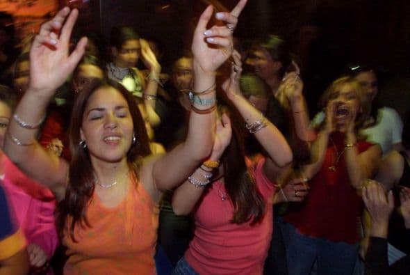 Otra ley que a algunos les molesta es el 'toque de queda' aplicado en diversas poblaciones. En algunos casos todo mundo debe estar en sus casas antes de las 9 de la noche.