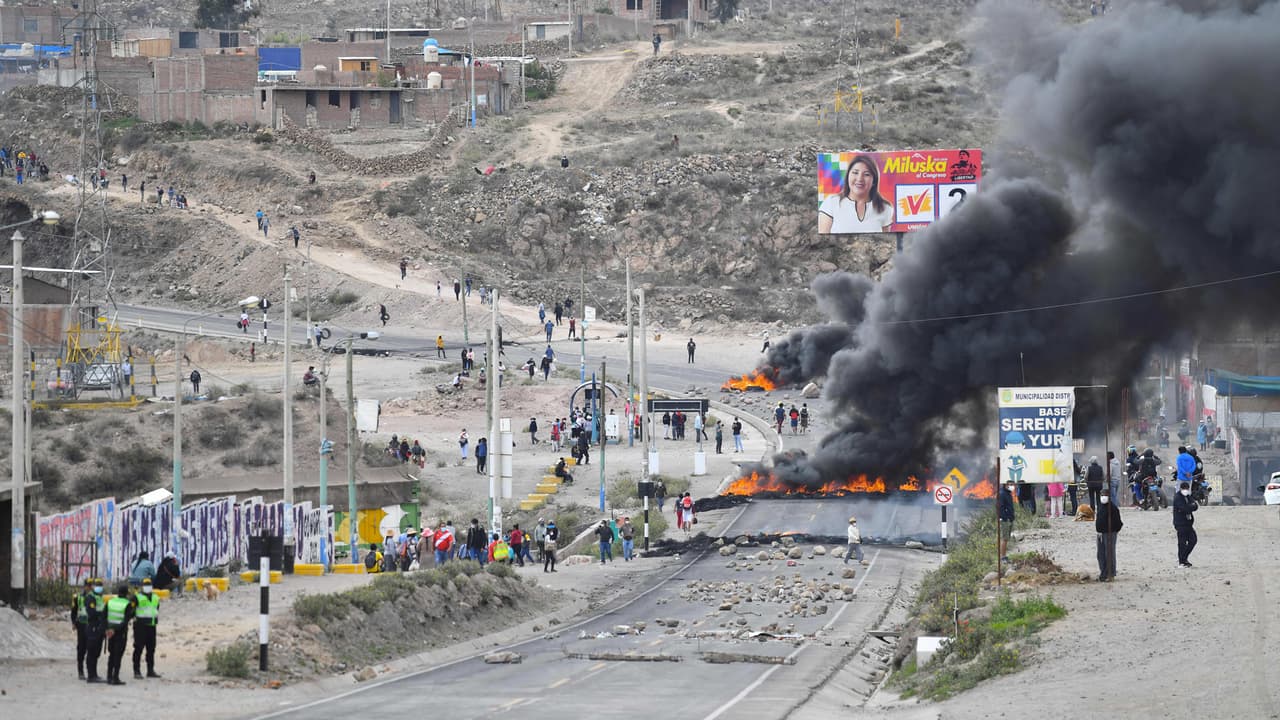 Bloqueos de autopistas se sancionarán con 3 años de cárcel, propone 'Quiquito' Meléndez