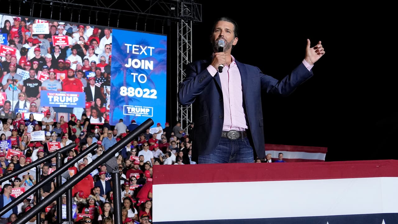 Trump Jr. prendió los ánimos y causó revuelo en el mitin de su padre en Hialeah