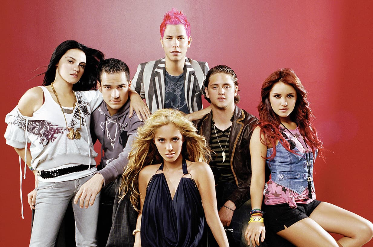 De la telenovela derivó la banda musical 'RBD', la cual fue integrada por los seis protagonistas de la ficción. Sin embargo, el éxito del grupo rebasó cualquier expectativa, pues se extendió por unos cuantos años, siendo 2008 el que marcó su separación.