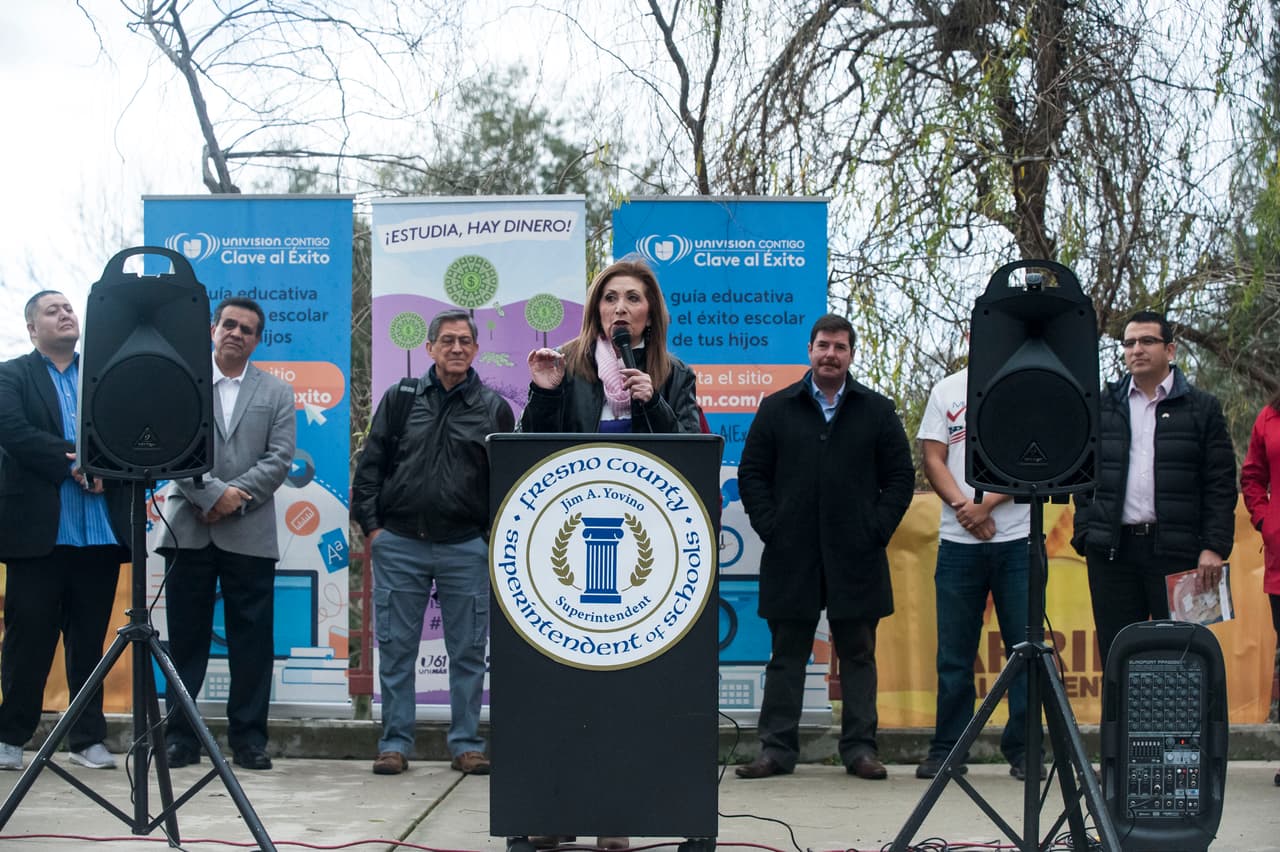 Ocho colegios y universidades ayudaron a estudiantes y sus familias llenar las solicitudes de FAFSA.
