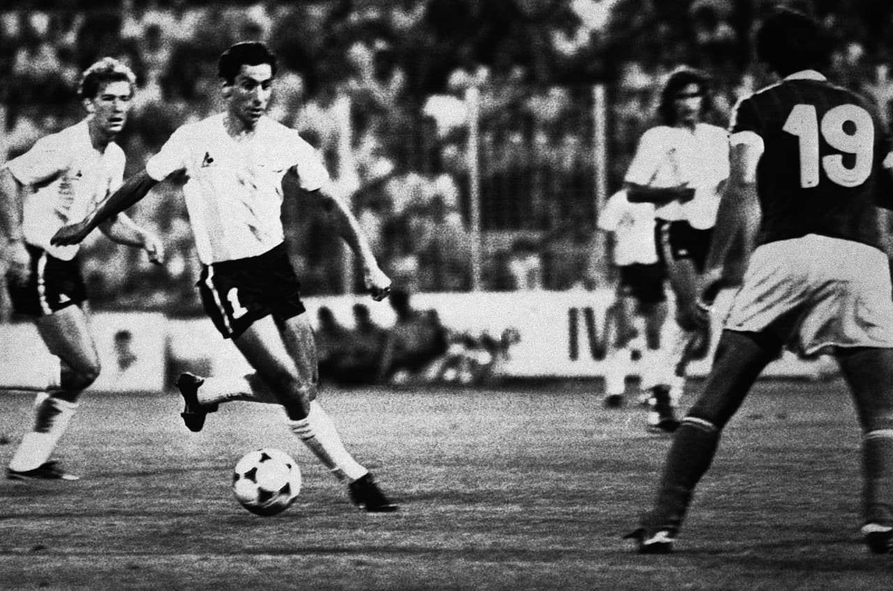 Oswaldo Ardiles tuvo el número 1 con Argentina en el Mundial de España-82, uno que normalmente usan los arqueros.