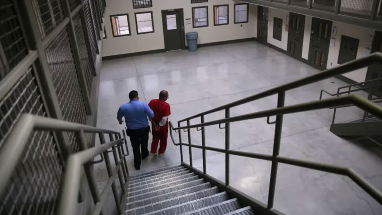 Hombre de Houston es sentenciado a 10 años de prisión por explotar sexualmente a una menor que conoció en redes sociales