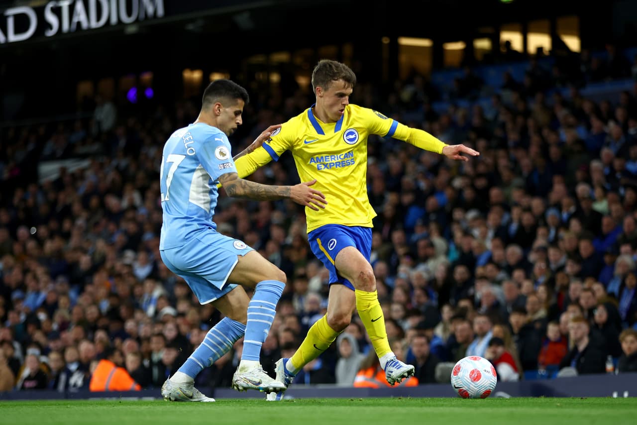 Posteriormente el Manchester City pregón anotar tres goles y se llevó el compromiso. El Manchester City comanda la Premier League con 77 unidades.
<br>