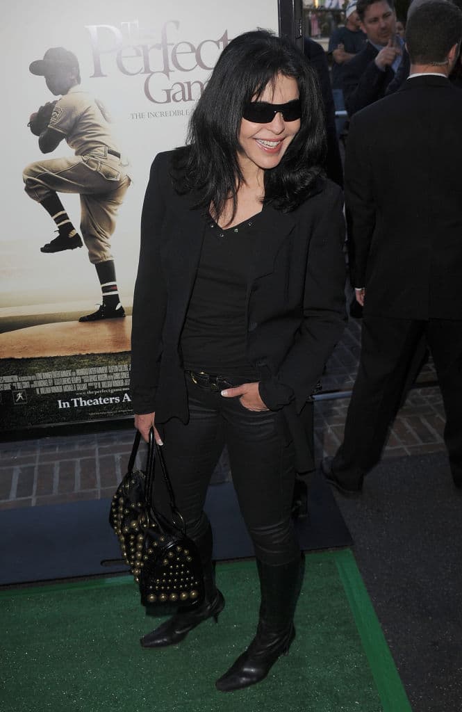 A sus 63 años la actriz considera que, si algún día le surgen las ganas de convertirse en madre, 
<b>la adopción es una buena solución</b>.
<br>