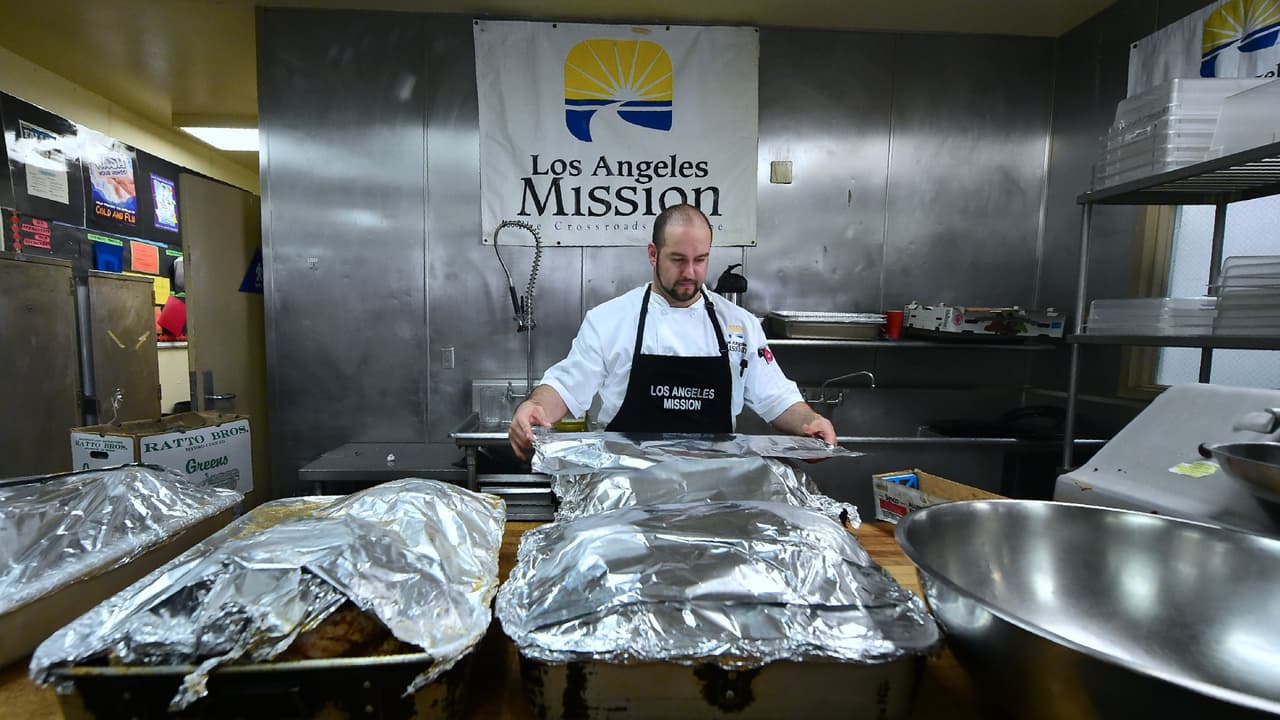 Cenas, pavos y alimentos gratis por thanksgiving; en estos lugares de Los Ángeles los darán