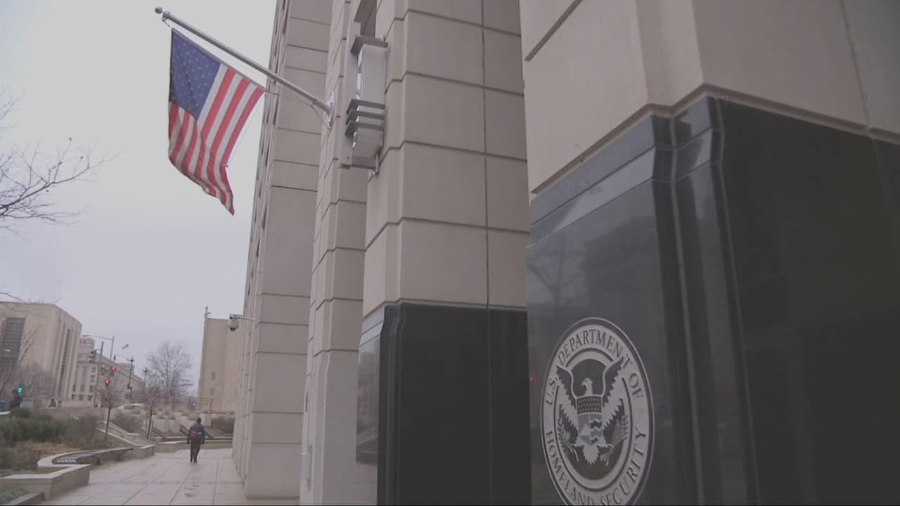 ¿Qué implica para los cubanos la cancelación del parole de reunificación familiar?: Abogado explica