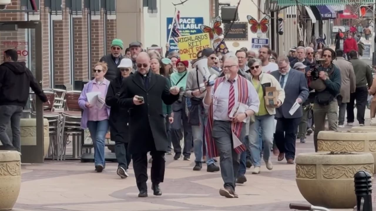 Protestan en Illinois contra centros de detención de ICE en varios estados