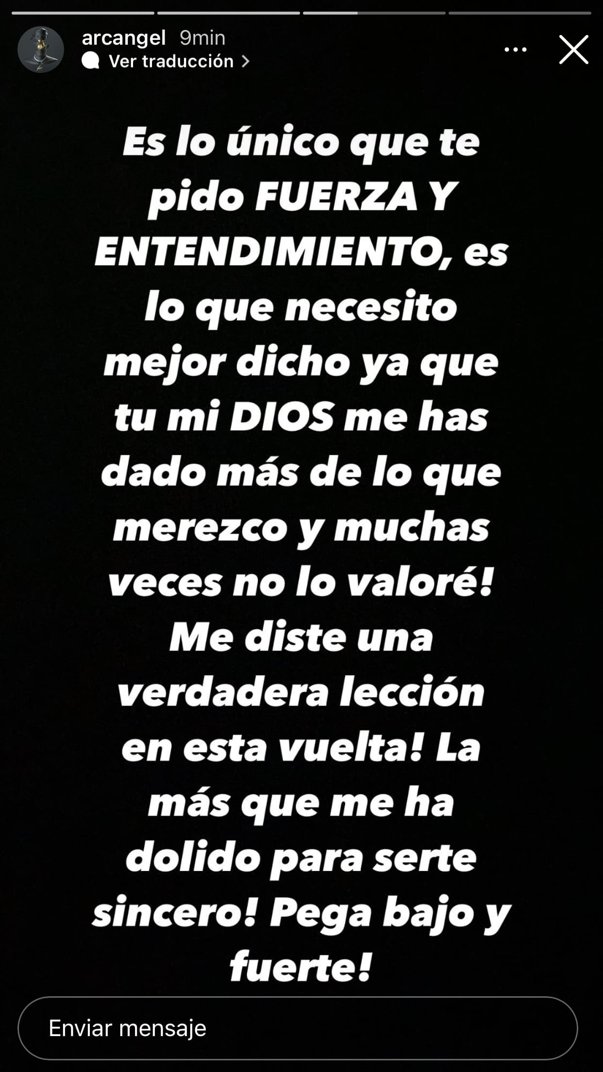 <b>"¡Pega bajo y fuerte!"</b>, escribió en otro mensaje que colgó después de su primera reacción. 
<br>