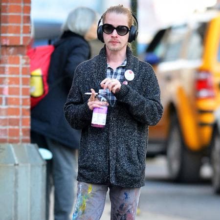 “Era un hombre malo (…) te puedo enseñar las cicatrices. Me amenazaba con cosas como ‘
<b>hazlo bien o te pegaré</b>’”, narró.