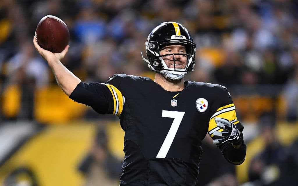 Ben Roethlisberger completó 29 de 45 pases para 281 yardas, tuvo dos envíos de anotación, una intercepción y fue capturado una vez.