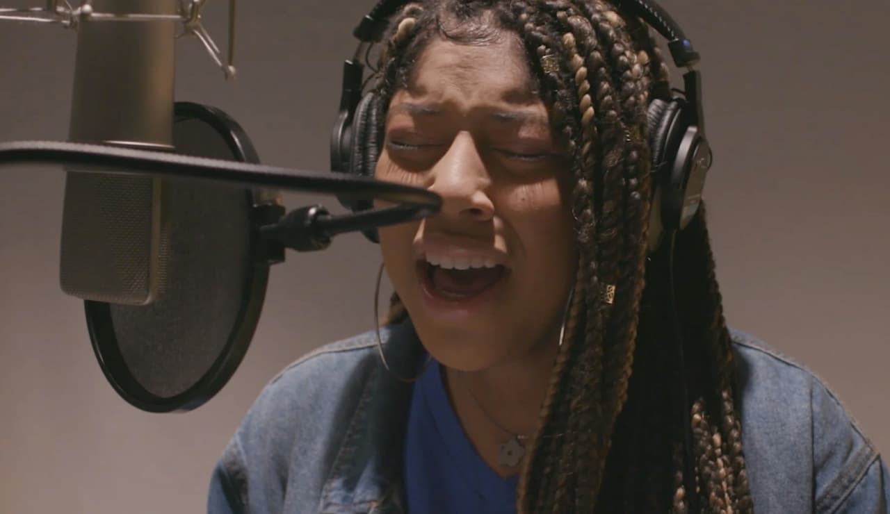 Coronavirus: reviven versión en español del himno de EEUU para reconocer a hispanos que luchan contra la pandemia