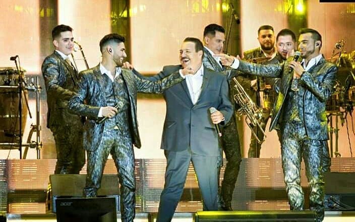 "Con nada pago esa muestra de cariño por parte del público", dijo el cantante sinaloense que muestra agradecimiento y confianza en que este procedimiento se lleve a cabo y le cambie la vida.