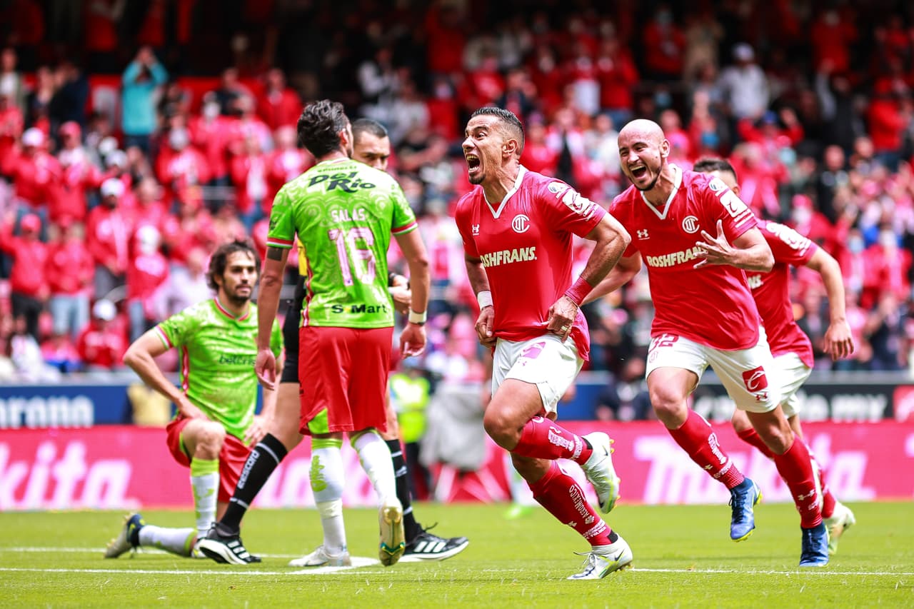 Camilo Sanvezzo, Carlos González y Marcel Ruiz dieron el pase a Toluca a los Cuartos de Final de la Liguilla Apertura 2022 al vencer 3-0 a Juárez en el Repechaje.
