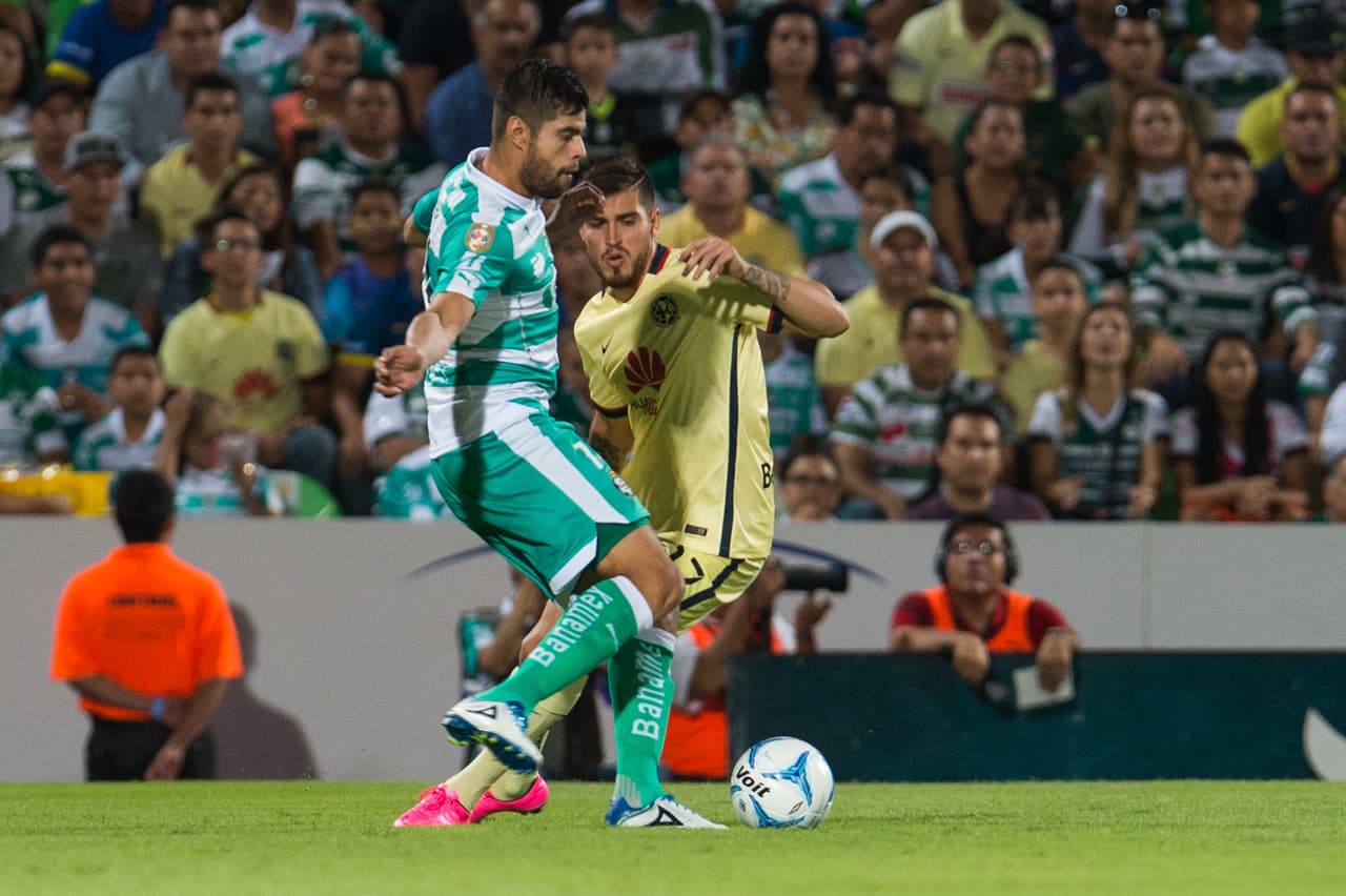 Action photo during the match Santos vs America, Corresponding a 5st round of the Apertura 2015 Liga Bancomer MX at Corona Stadium, in the photo: (l-r), Nestor Araujo of Santos and Ventura Alvarado of America Foto de accion durante el partido Santos vs America, correspondiente a la Jornada 5 del Torneo Apertura 2015 de la Liga Bancomer MX, en el Estadio Corona, en la foto: (i-d), Nestor Araujo de Santos y Ventura Alvarado de America 14/08/2015/MEXSPORT/Jorge Martinez.