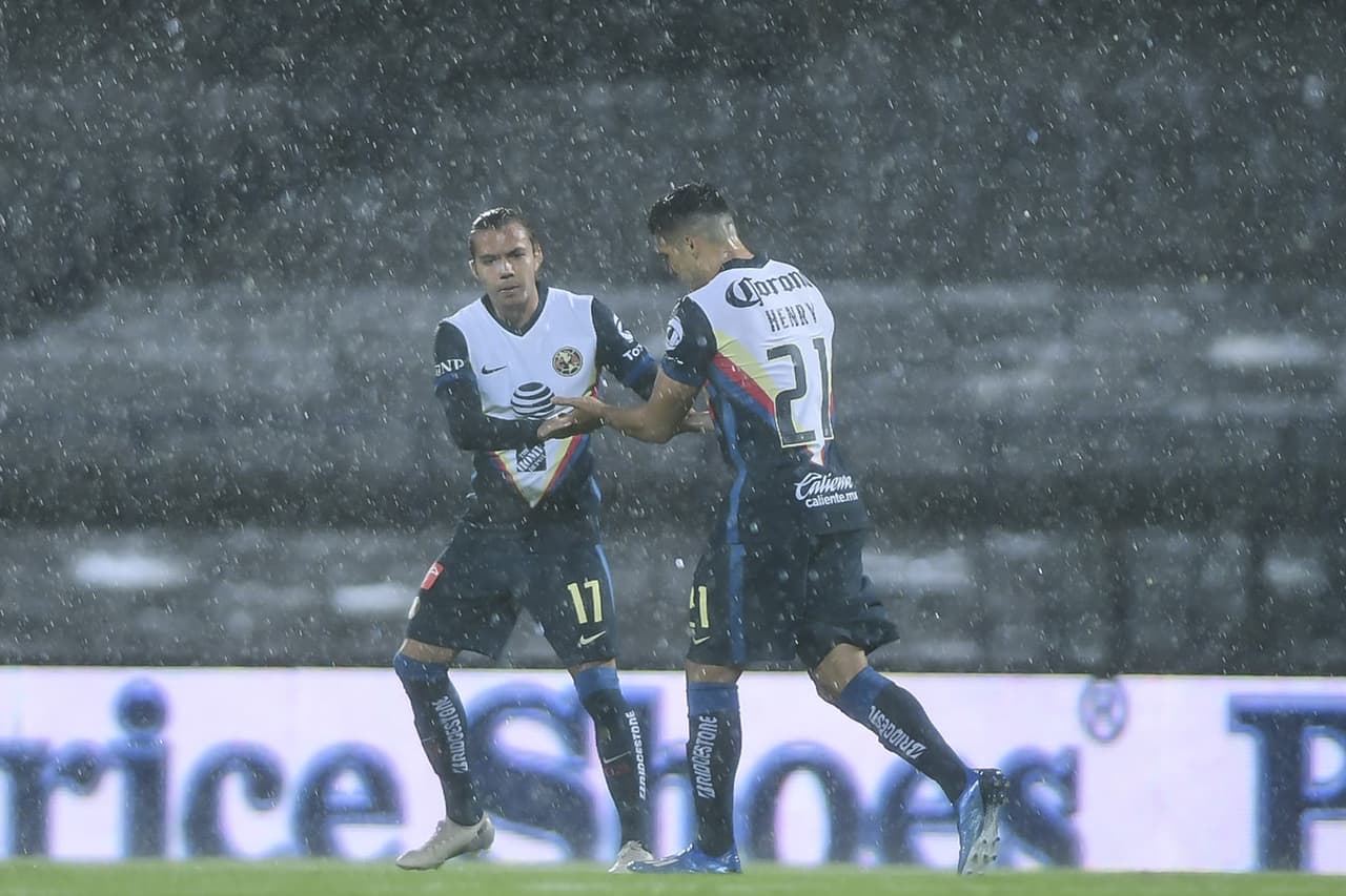 Tras los primero minutos de juego, Toluca no creó jugadas de peligro para el marco de Ochoa.