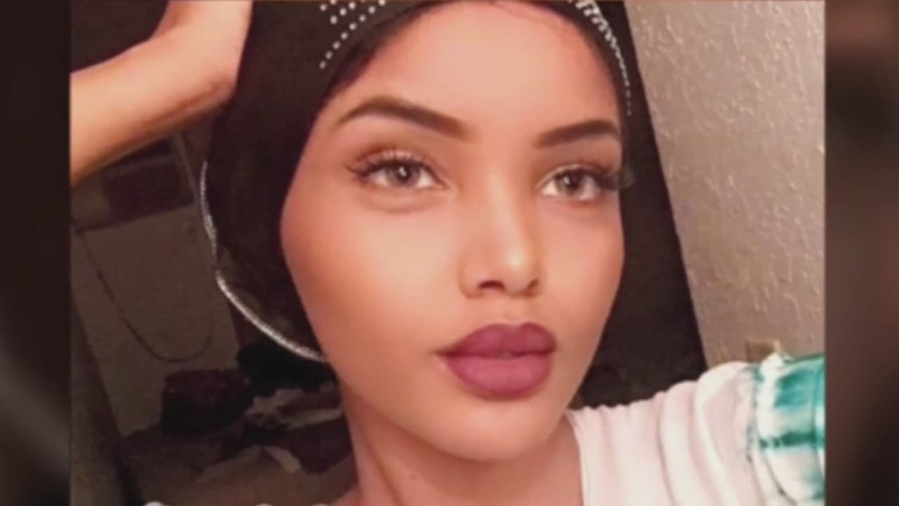 Halima Aden, la primera candidata en llevar hiyab y burkini en un reinado en Estados Unidos