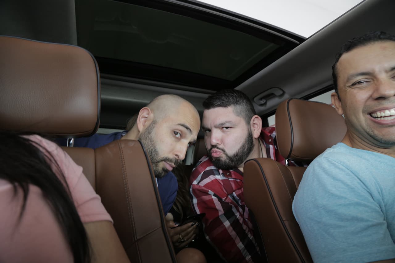 'No somos compadre, no somos'!