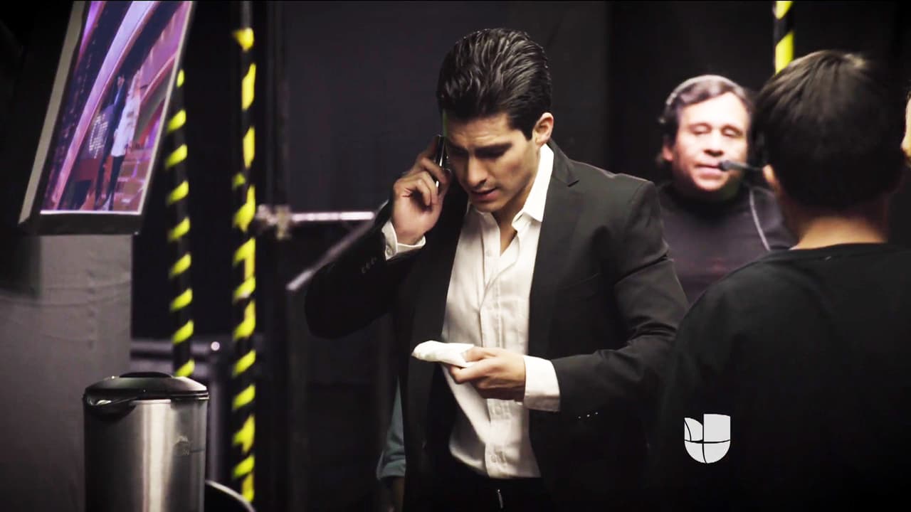 En esta ocasión atestiguamos cómo
<b><a href="http://www.univision.com/temas/ernesto-dalessio">Ernesto</a></b> acudió urgentemente a su lado para reanimarla después de una noche desenfrenada.