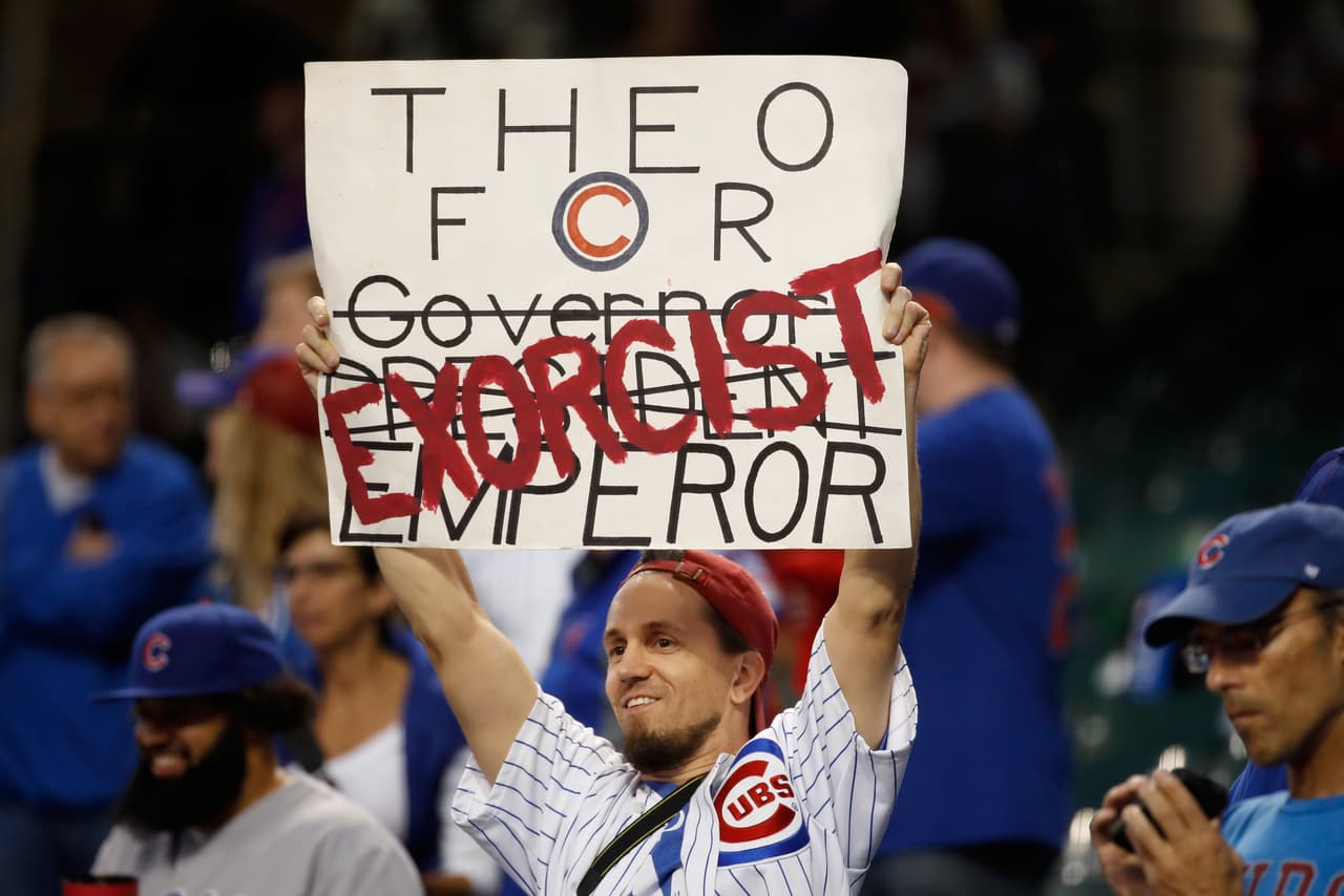 En la quinta entrada salió el lanzador Kyle Hendricks y subió a la lomita de las angustias Jon Lester.
<br>