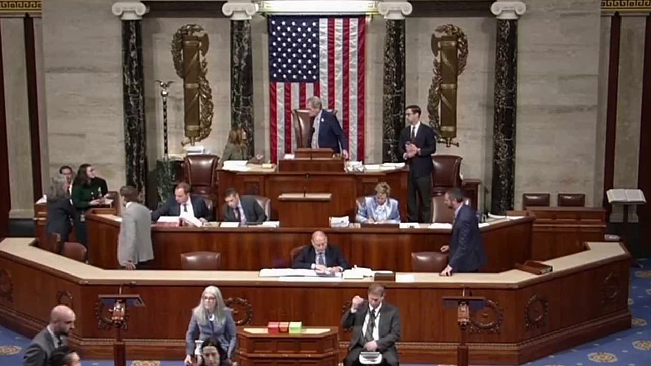 Cámara de Representantes aprueba fondos para DHS y excluye a ICE