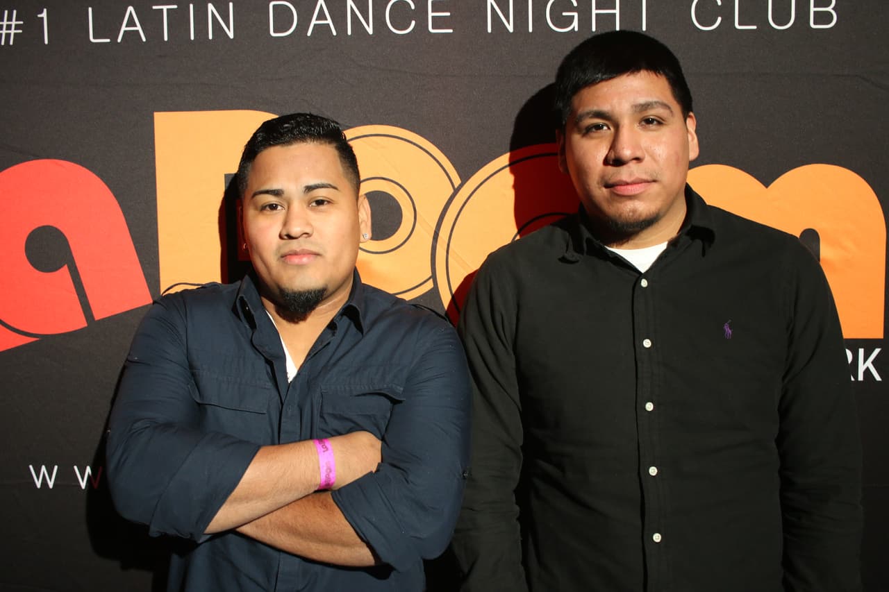 <b>Erik Martínez, 24, de Middletown, NY y Juan Espinoza, 24, de Honduras.</b>
<br>
<br>
<b>¿Qué es el trap? </b>Cancioness de calle. Son ritmos de Estados Unidos con estilo dominicano y puertorriqueño.
<br>
<br>
<b>Trap en una palabra: </b>vulgar. 
<br>