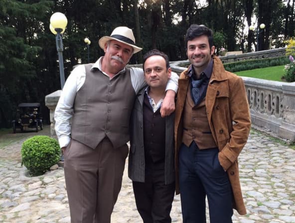 Cuando se mete en problemas con la policía, su madre siempre lo resuelve.