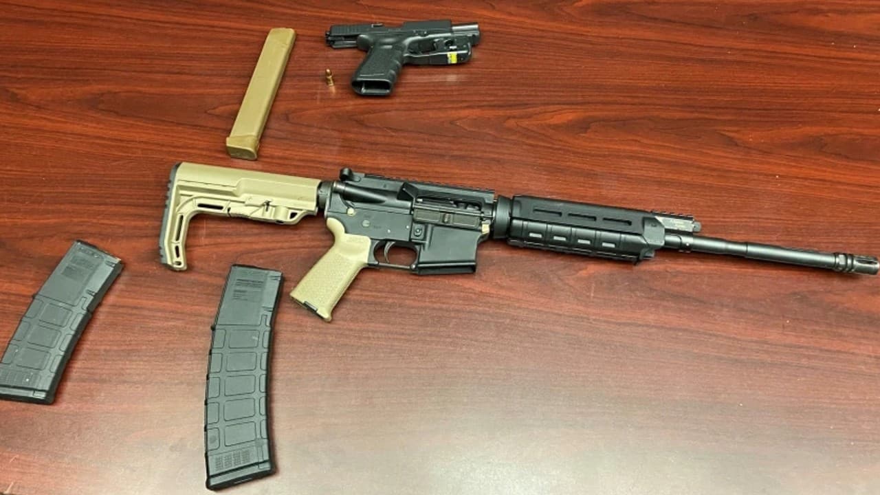 Arrestan a una banda acusada de robo masivo en Pleasant Hill; les decomisan un arsenal